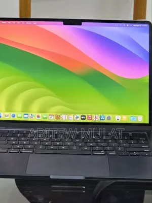 New Laptop Apple MacBook Air 2022 M2 16GB Apple M2 SSD 512GB