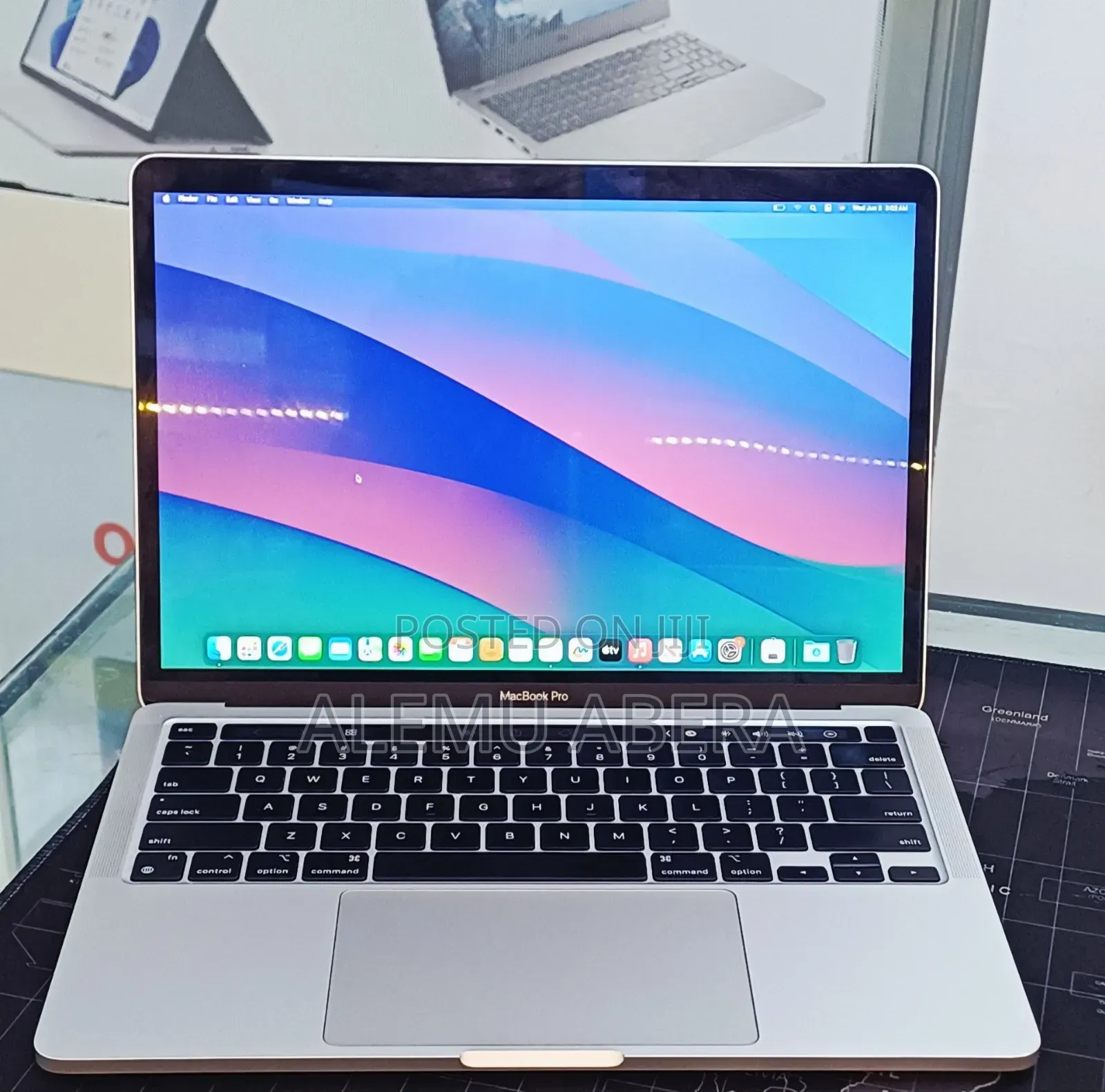 New Laptop Apple MacBook Pro 2021 M1 16GB Apple M1 Pro SSD 256GB