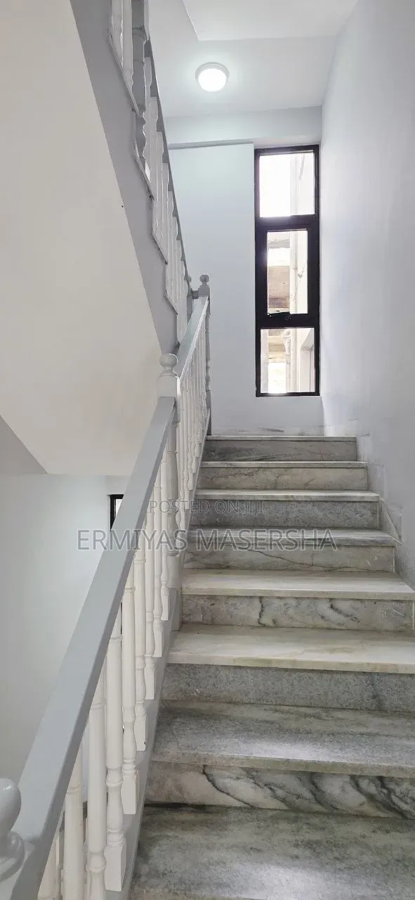 Furnished 10bdrm House in Yeka for sale