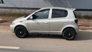 Toyota Vitz 2004 Blue