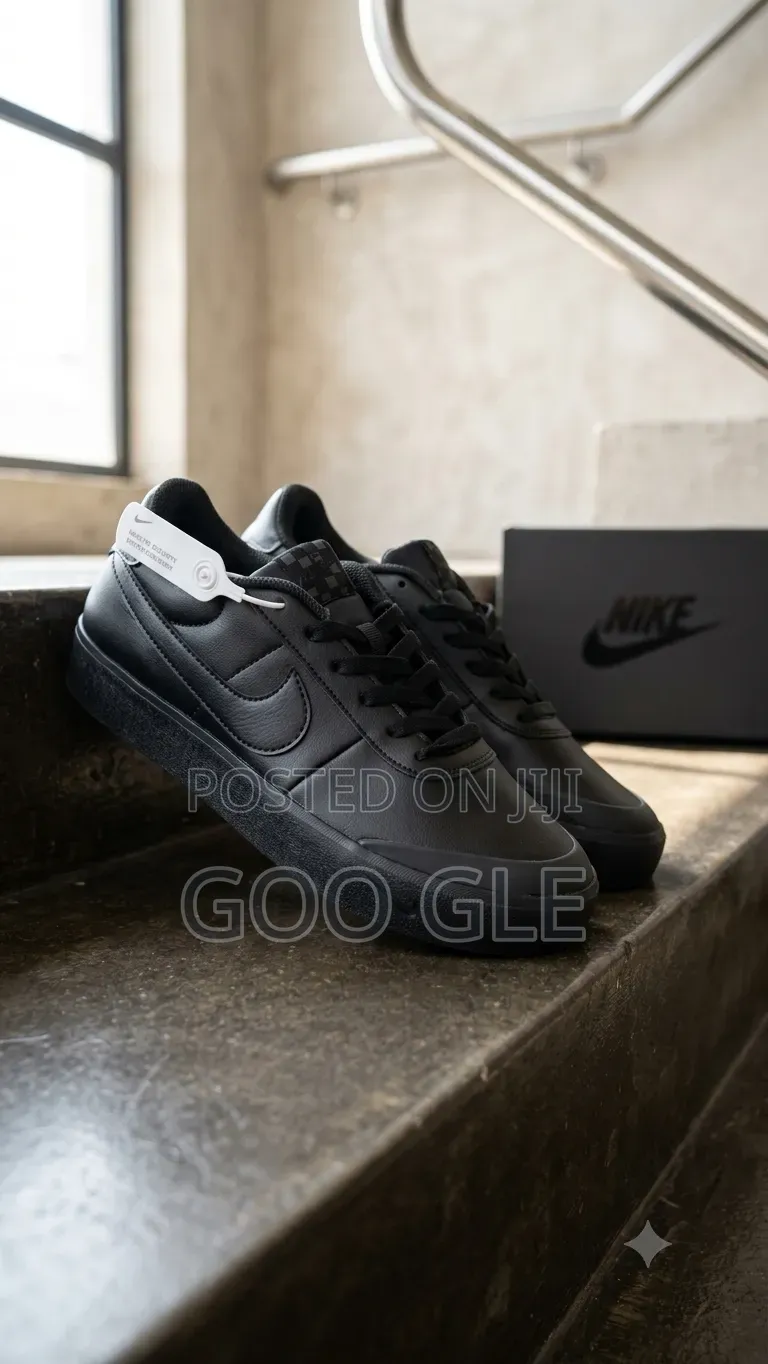 Nike Classic Low-Top Sneakers