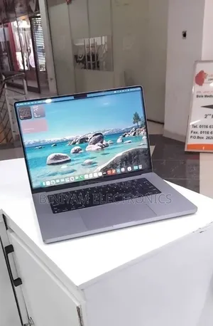 New Laptop Apple MacBook Pro 2023 M2 32GB Apple M2 SSD 1T