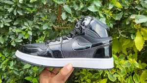 Air Jordan 1 Retro High - Triple Black