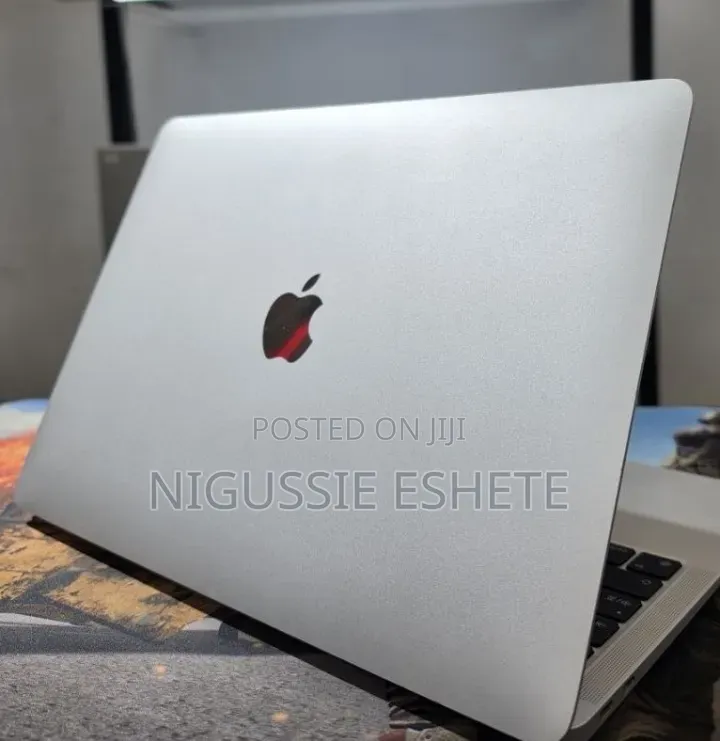 New Laptop Apple MacBook Air 2020 M1 8GB Apple M1 Pro SSD 256GB