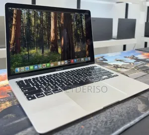 New Laptop Apple 8GB Apple M1 SSD 256GB