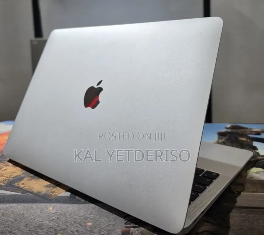 New Laptop Apple 8GB Apple M1 SSD 256GB
