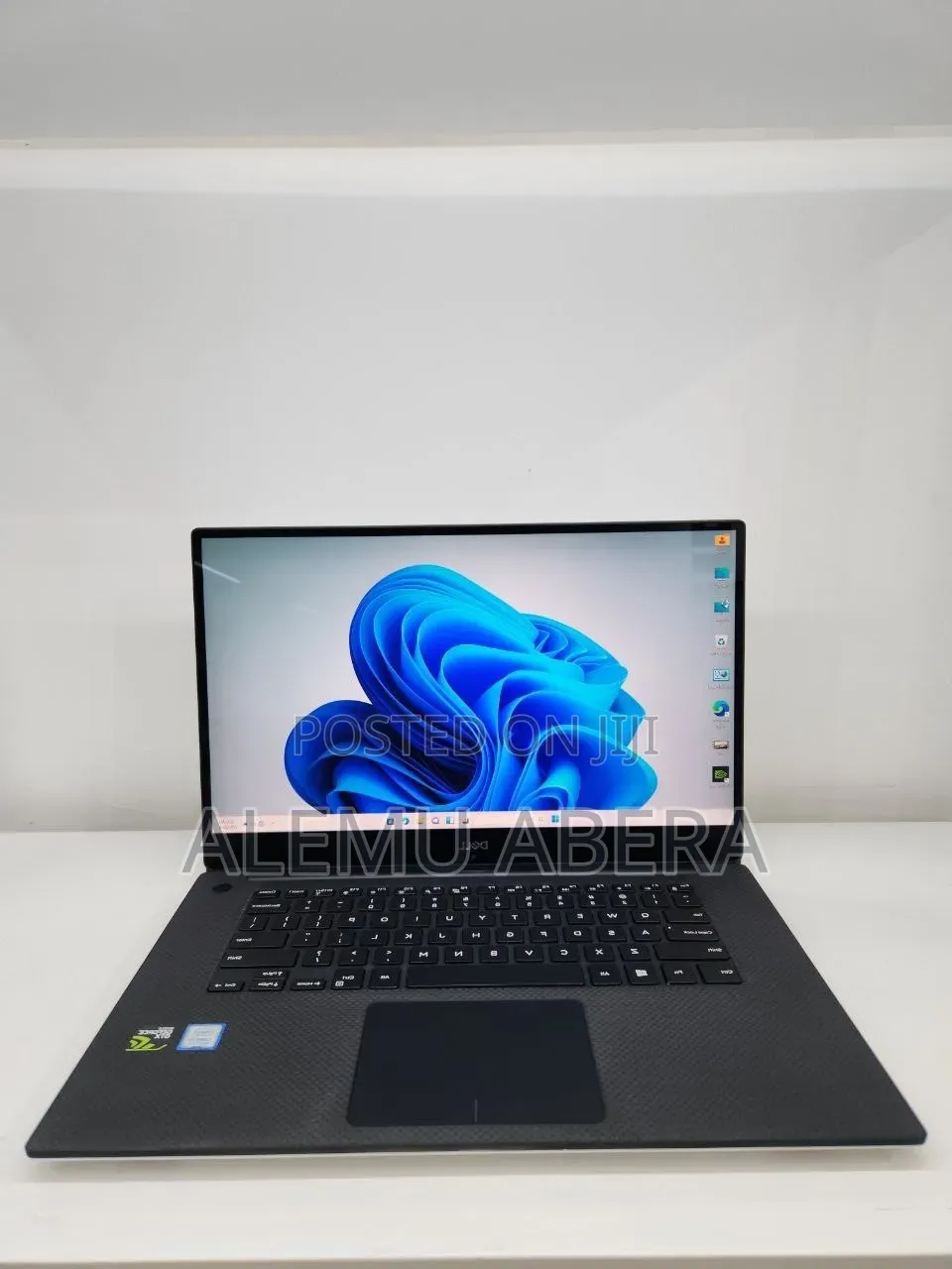 New Laptop Dell XPS 15 16GB Intel Core i7 SSD 512GB