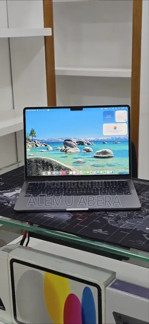 New Laptop Apple MacBook Air 2022 M2 16GB Apple M2 SSD 256GB