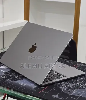 New Laptop Apple MacBook Air 2022 M2 16GB Apple M2 SSD 256GB