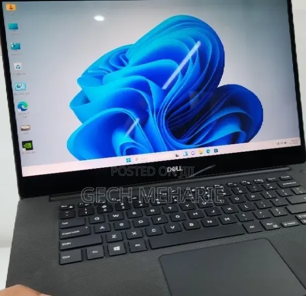 New Laptop Dell XPS 15 16GB Intel Core i7 SSD 512GB