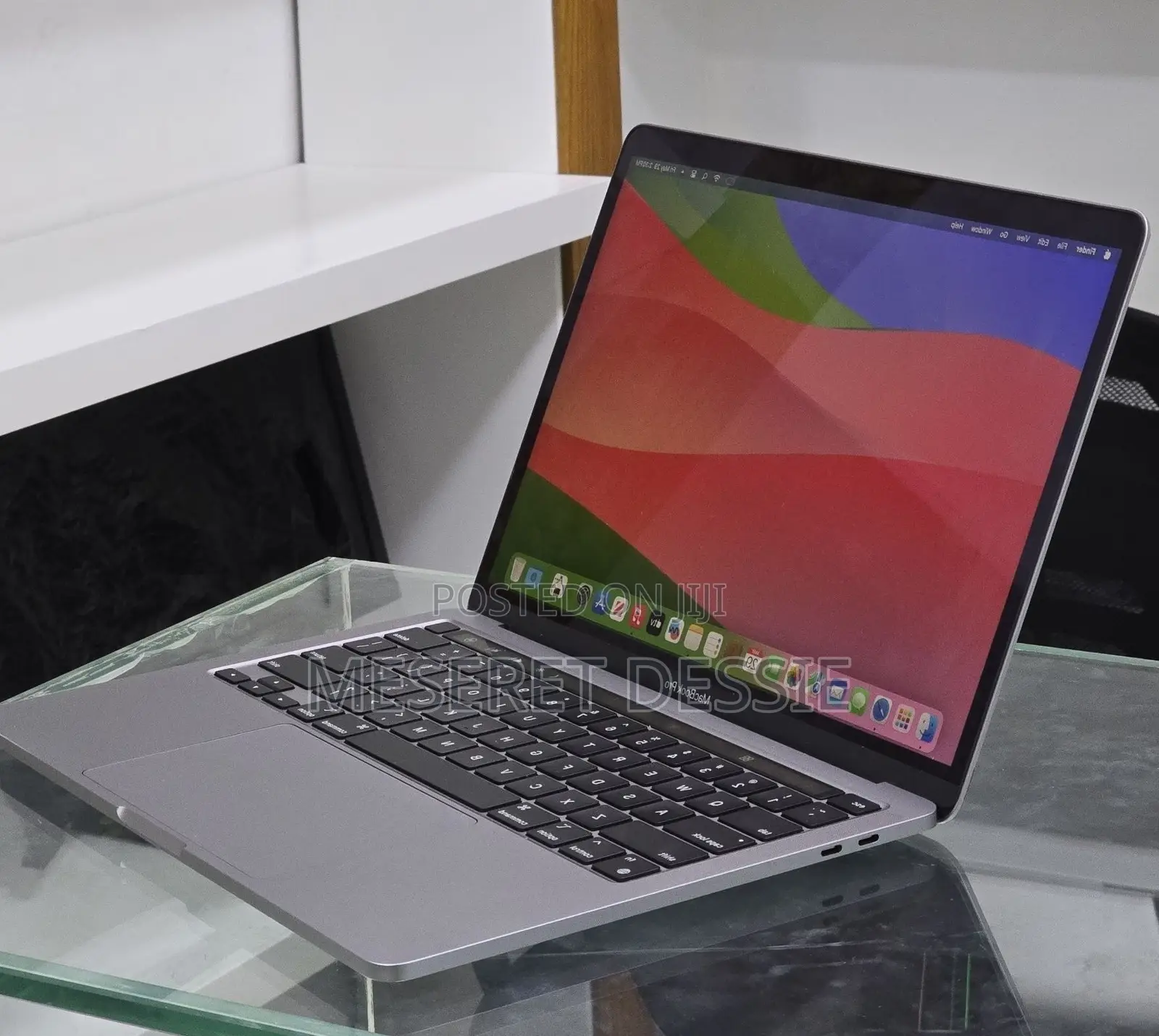 New Laptop Apple MacBook Pro 2020 M1 8GB Apple M1 Pro SSD 512GB