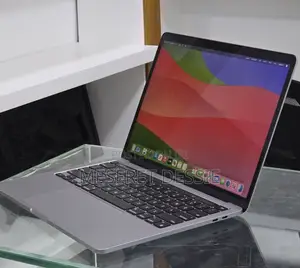 New Laptop Apple MacBook Pro 2020 M1 8GB Apple M1 Pro SSD 512GB