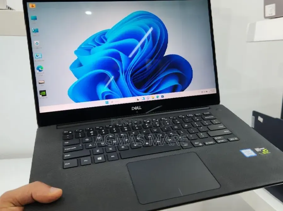 New Laptop Dell XPS 15 16GB Intel Core i7 SSD 512GB