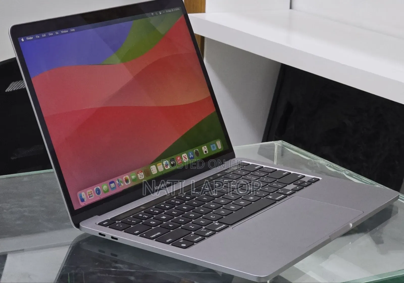New Laptop Apple MacBook Pro 2020 M1 8GB Apple M1 Pro SSD 512GB