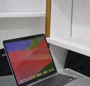 New Laptop Apple MacBook Pro 2021 M1 8GB Apple M1 Pro SSD 256GB