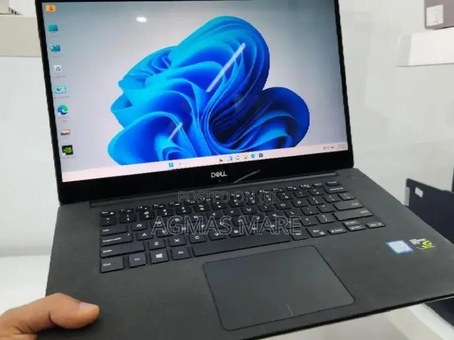 New Laptop Dell XPS 15 16GB Intel Core i7 SSD 512GB