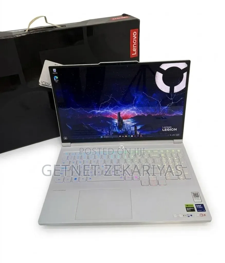 New Laptop Lenovo Legion Pro 7 32GB Intel Core Ultra 9 SSD 1T