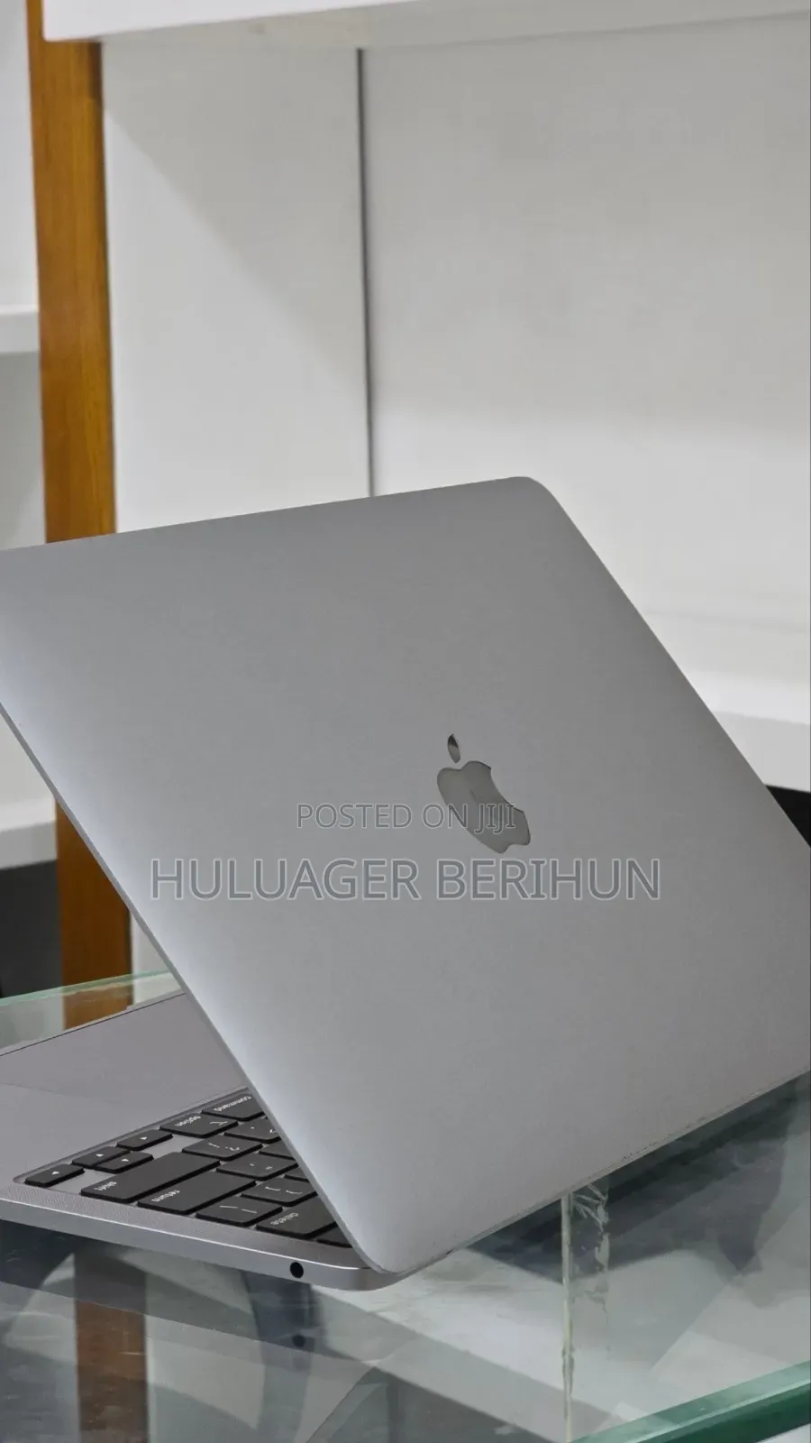 New Laptop Apple MacBook Pro 2021 M1 8GB Apple M1 SSD 512GB