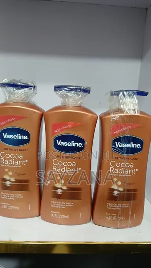 This Is a 725ml of Vaseline Intensive Care Cocoa Radiant Body Lotion.