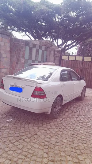 Toyota Corolla 2000 Ivory