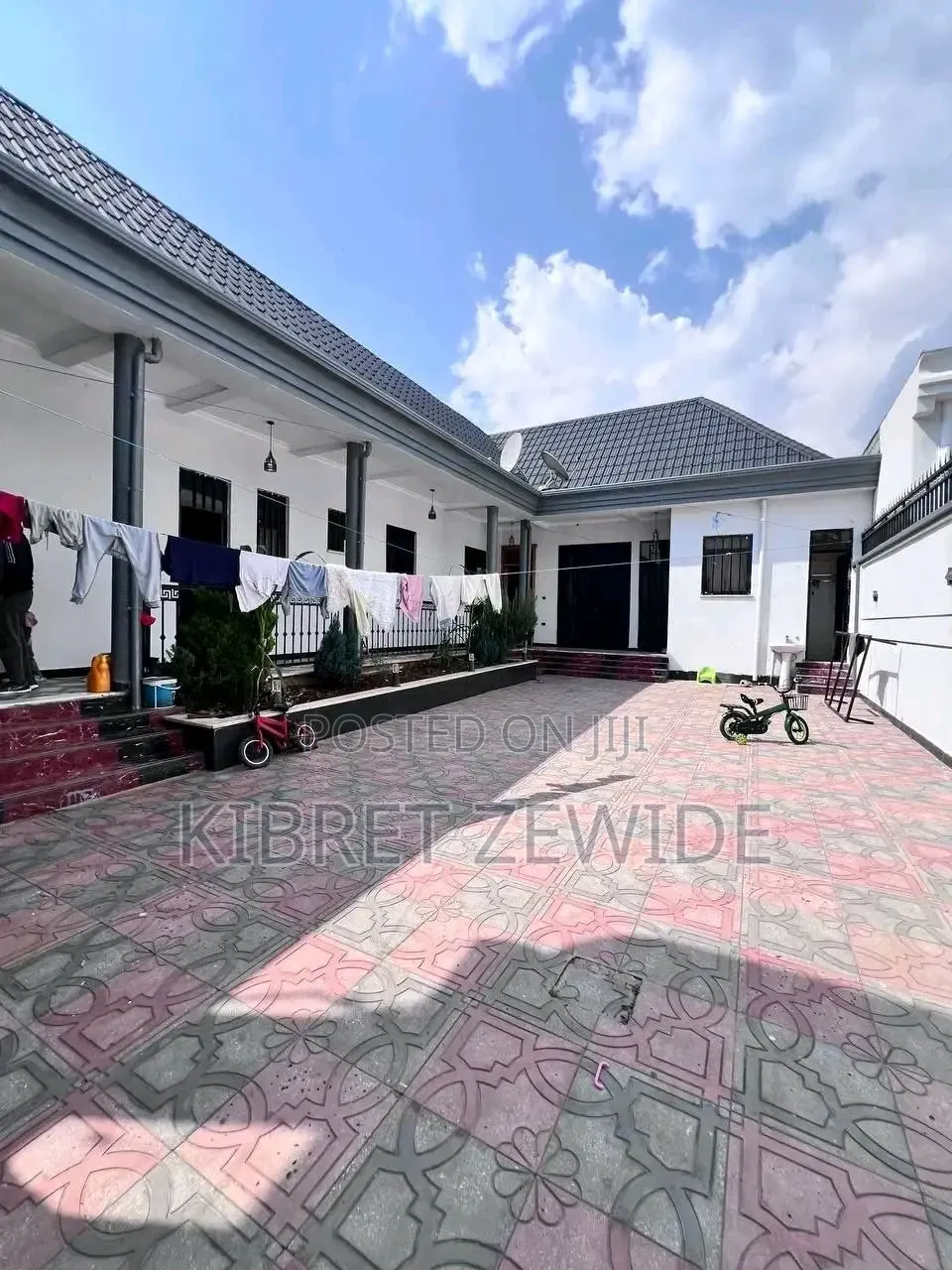 Furnished 5bdrm House in Kibert Zewdie, Yeka for sale