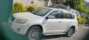 Toyota RAV4 2011 White
