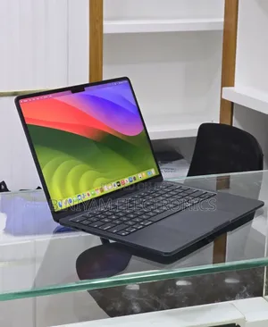 New Laptop Apple MacBook Air 2022 M2 16GB Apple M2 SSD 512GB
