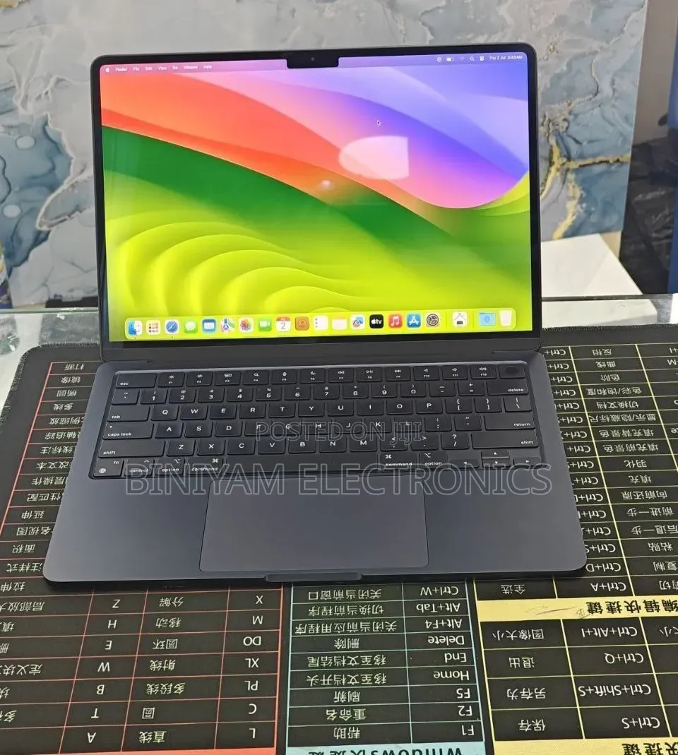 New Laptop Apple MacBook Air 2022 M2 8GB Apple M2 SSD 512GB