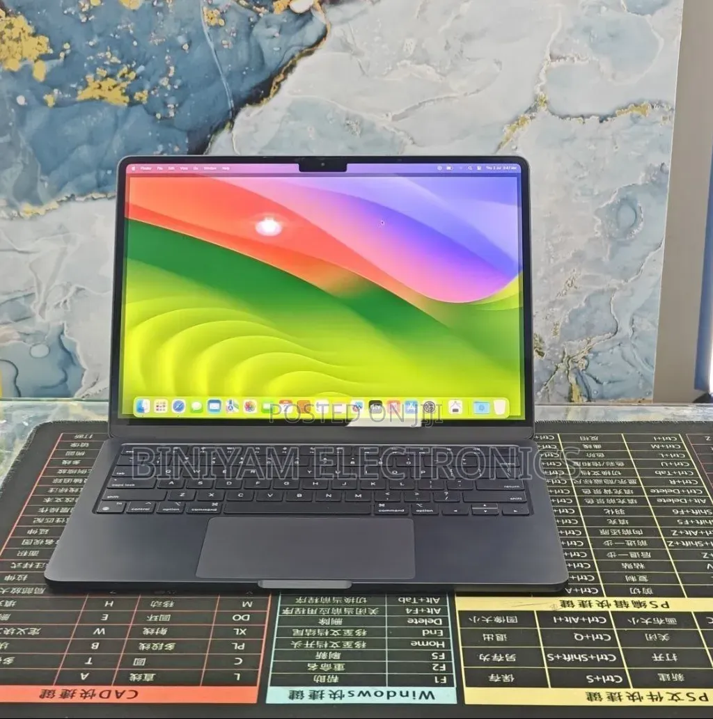 New Laptop Apple MacBook Air 2022 M2 8GB Apple M2 SSD 512GB