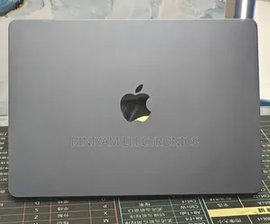 New Laptop Apple MacBook Air 2022 M2 8GB Apple M2 SSD 512GB