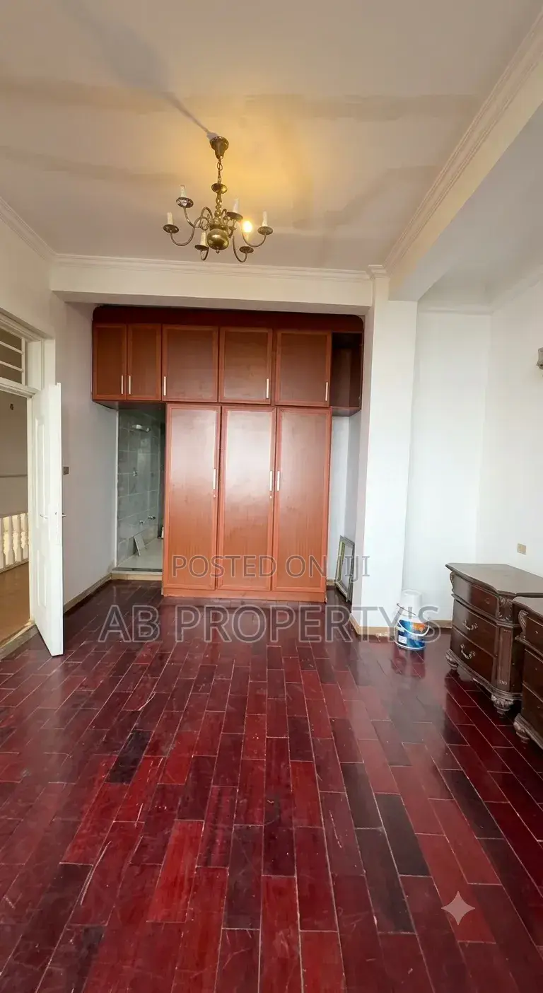Furnished 4bdrm Apartment in Top View, Yeka for sale