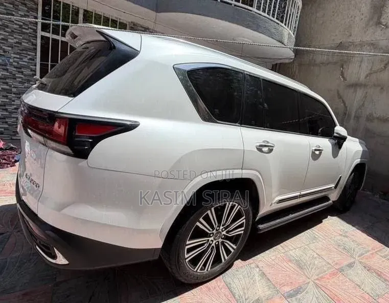 Lexus LX 2024 White