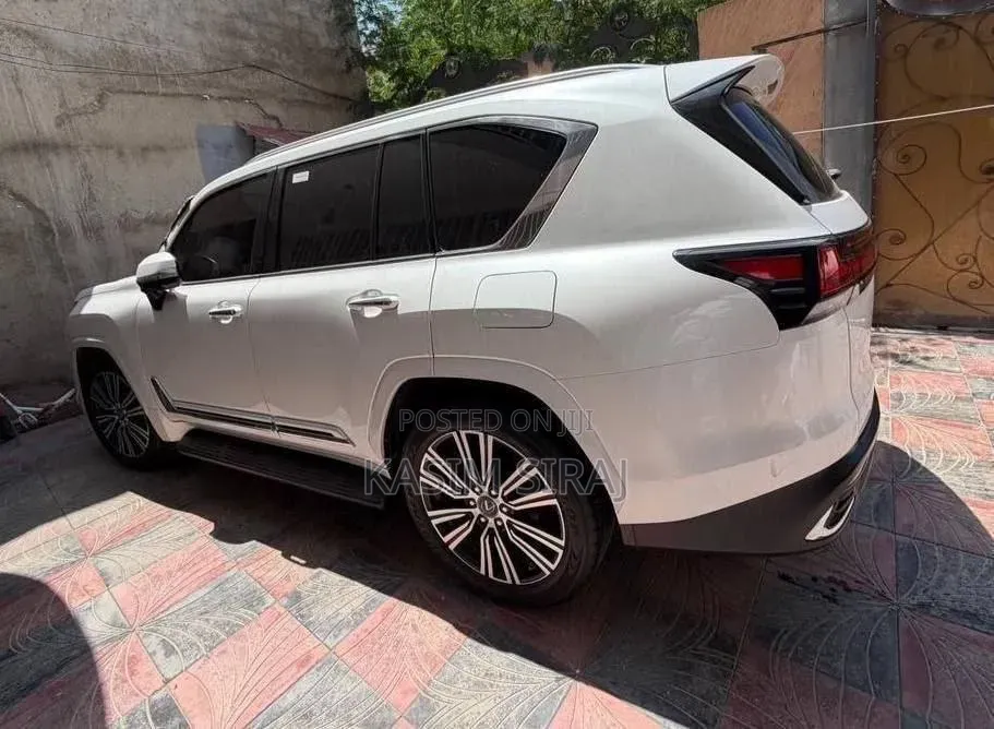 Lexus LX 2024 White