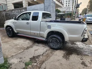 Toyota Hilux 2007 Silver