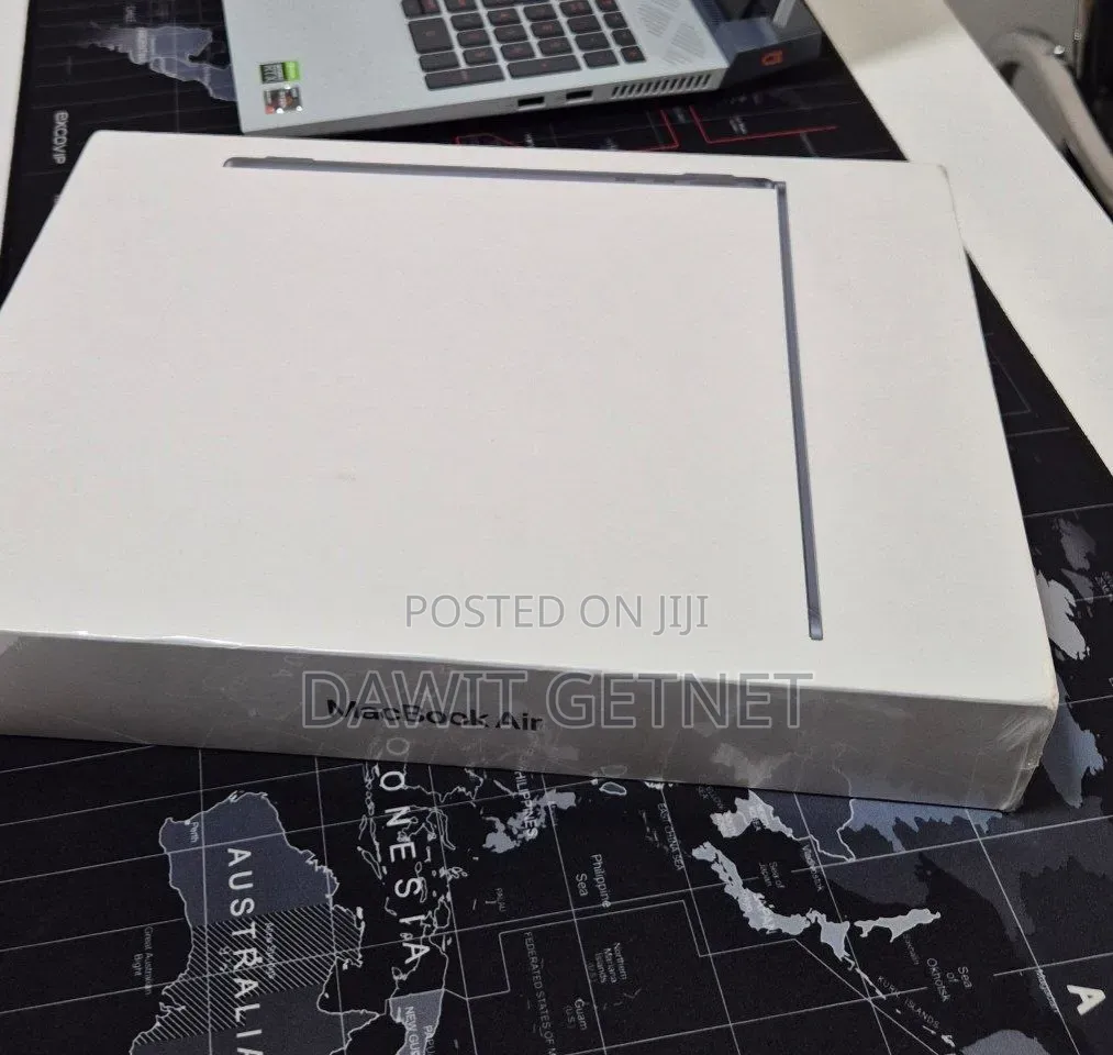 New Laptop Apple MacBook Air 2022 M2 8GB Apple M2 SSD 256GB