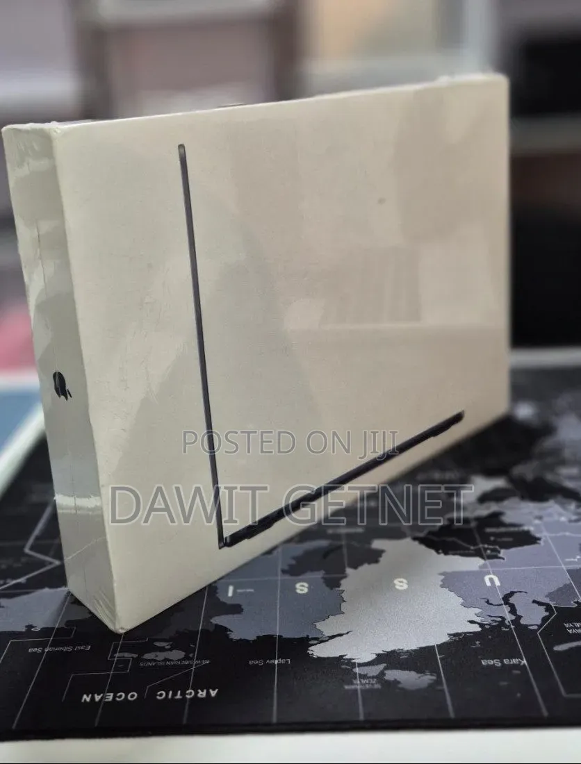 New Laptop Apple MacBook Air 2022 M2 8GB Apple M2 SSD 256GB