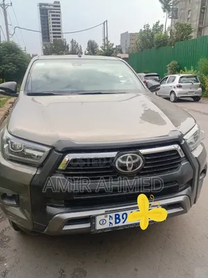 Toyota Hilux 2021 Brown