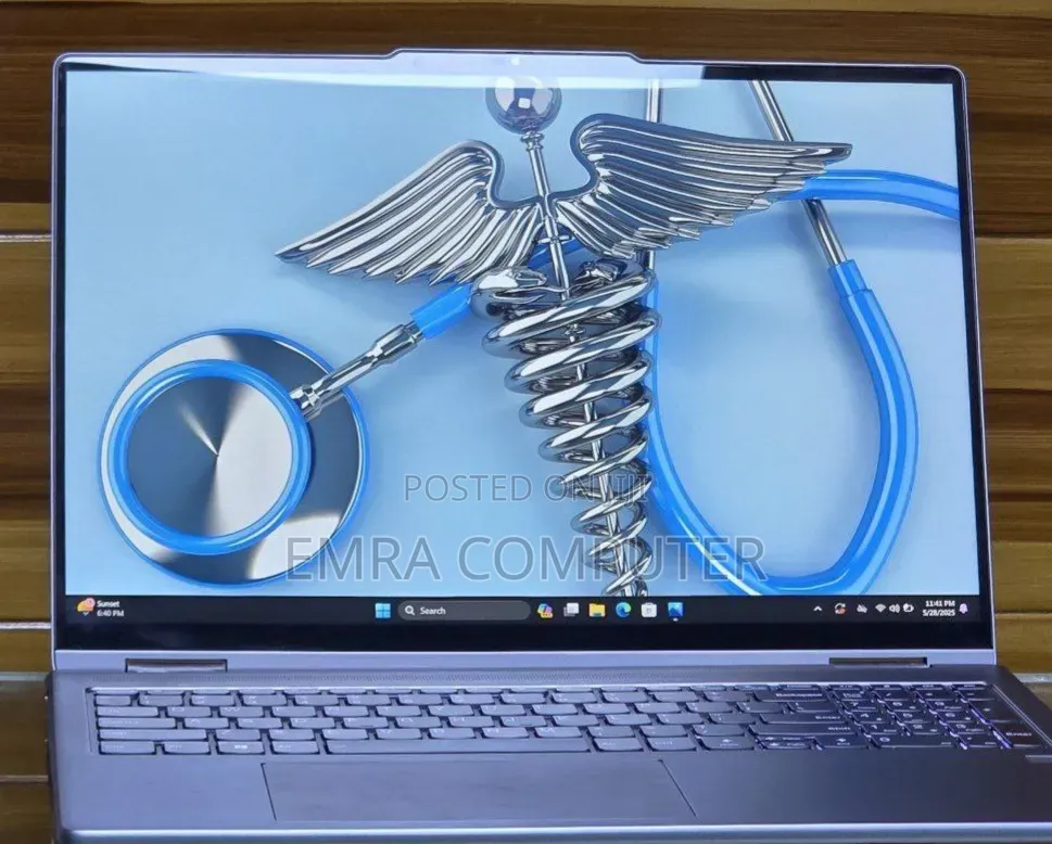 New Laptop Lenovo Yoga 7i 16GB Intel Core i7 SSD 512GB
