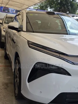 BYD Tang EV 2025 White
