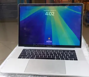 New Laptop Apple MacBook Pro 2018 16GB Intel Core i7 SSD 256GB