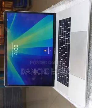 New Laptop Apple MacBook Pro 2018 16GB Intel Core i7 SSD 256GB