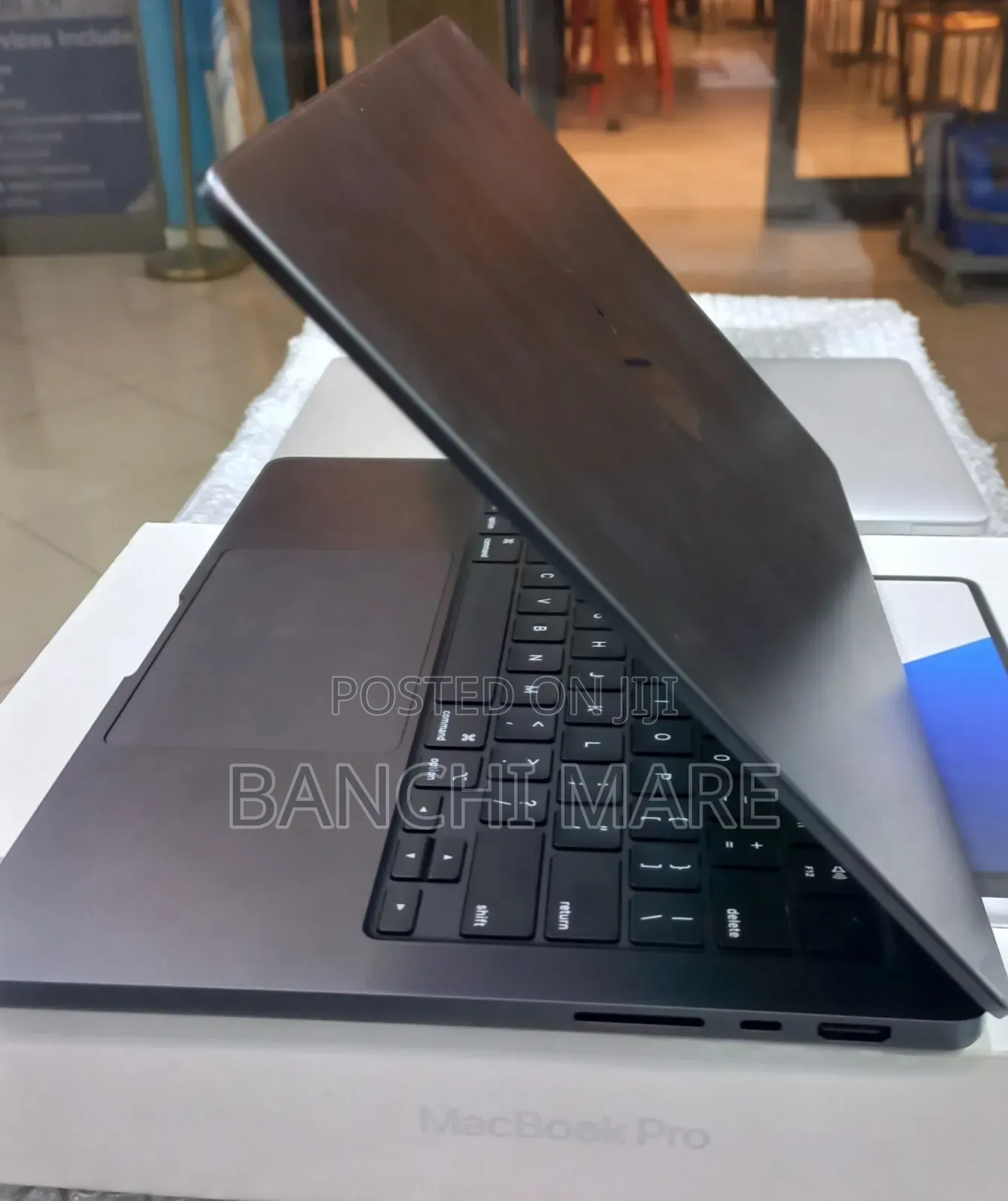 New Laptop Apple MacBook Pro 16GB Apple M5 SSD 512GB