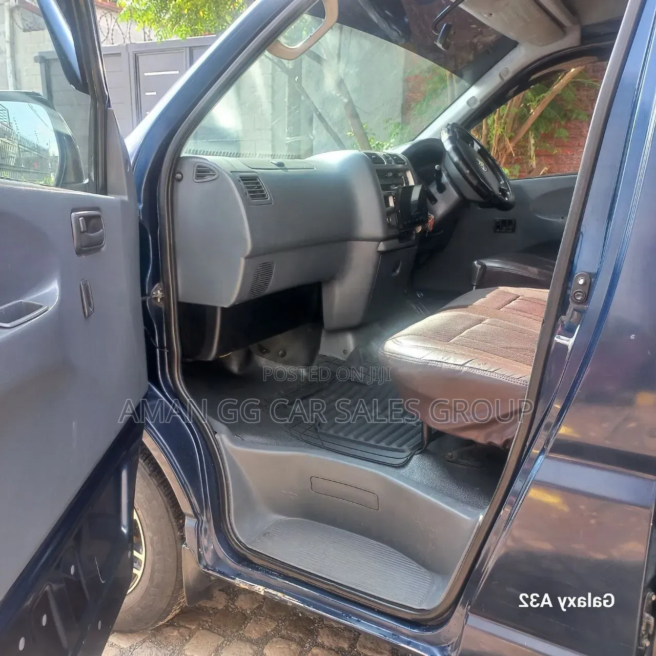 Toyota HiAce 2008 Blue