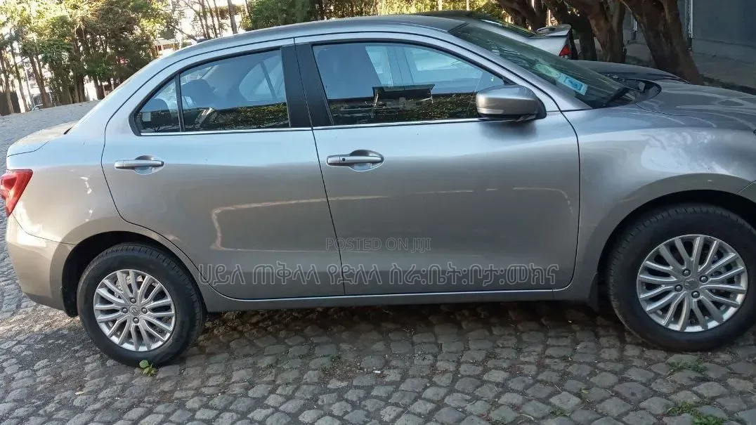 Suzuki Dzire 2022 Silver