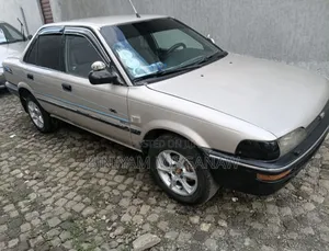 Toyota Corolla 1992 Gold
