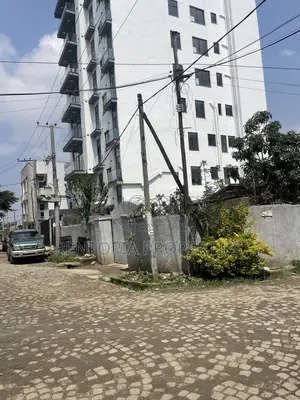 የሚሸጥ 300ካሬ ቦታ! 300sqm Land for Sale! Wellosefer