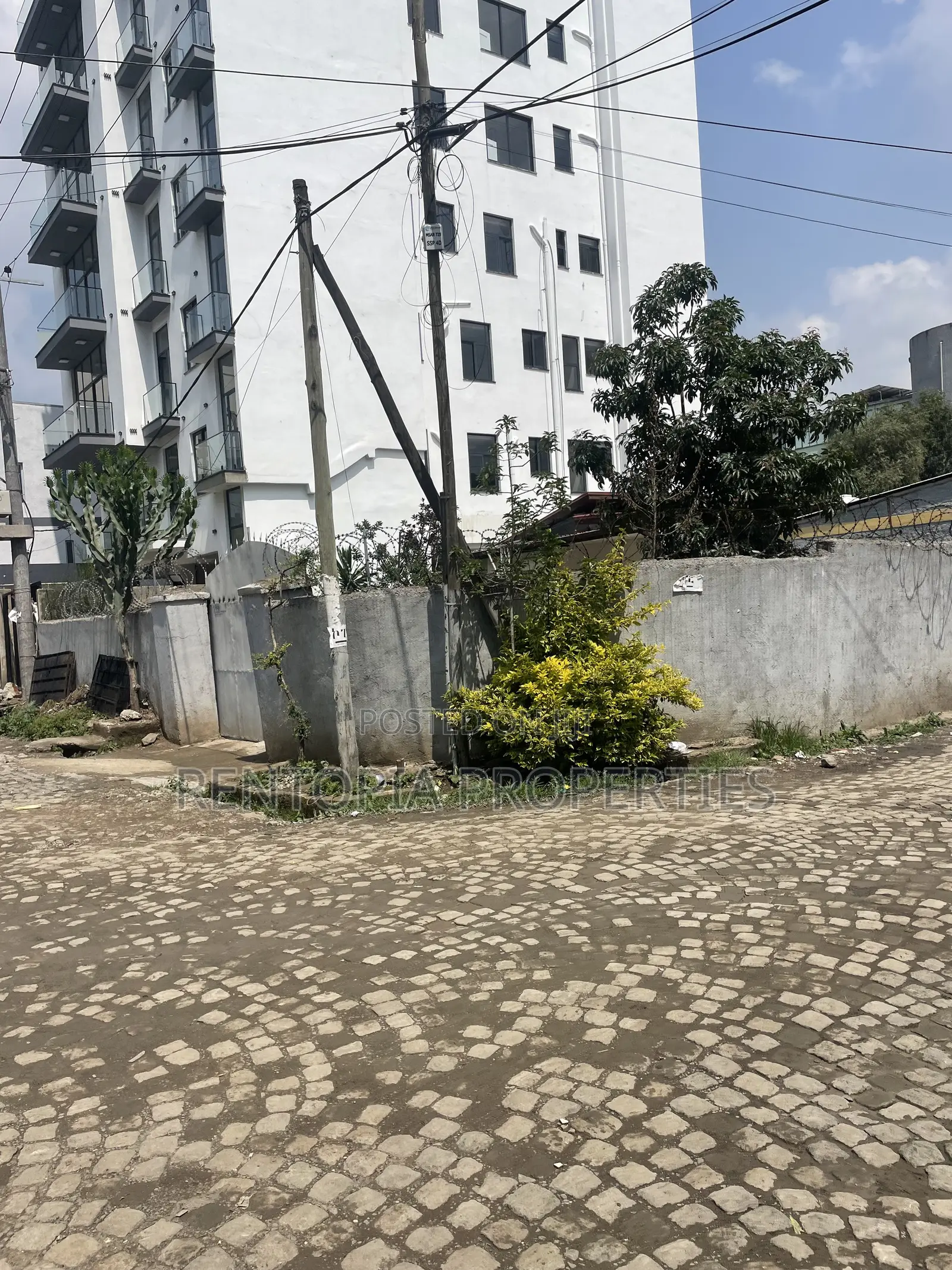 የሚሸጥ 300ካሬ ቦታ! 300sqm Land for Sale! Wellosefer