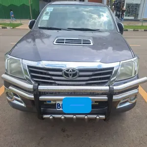 Toyota Hilux 2012 Beige