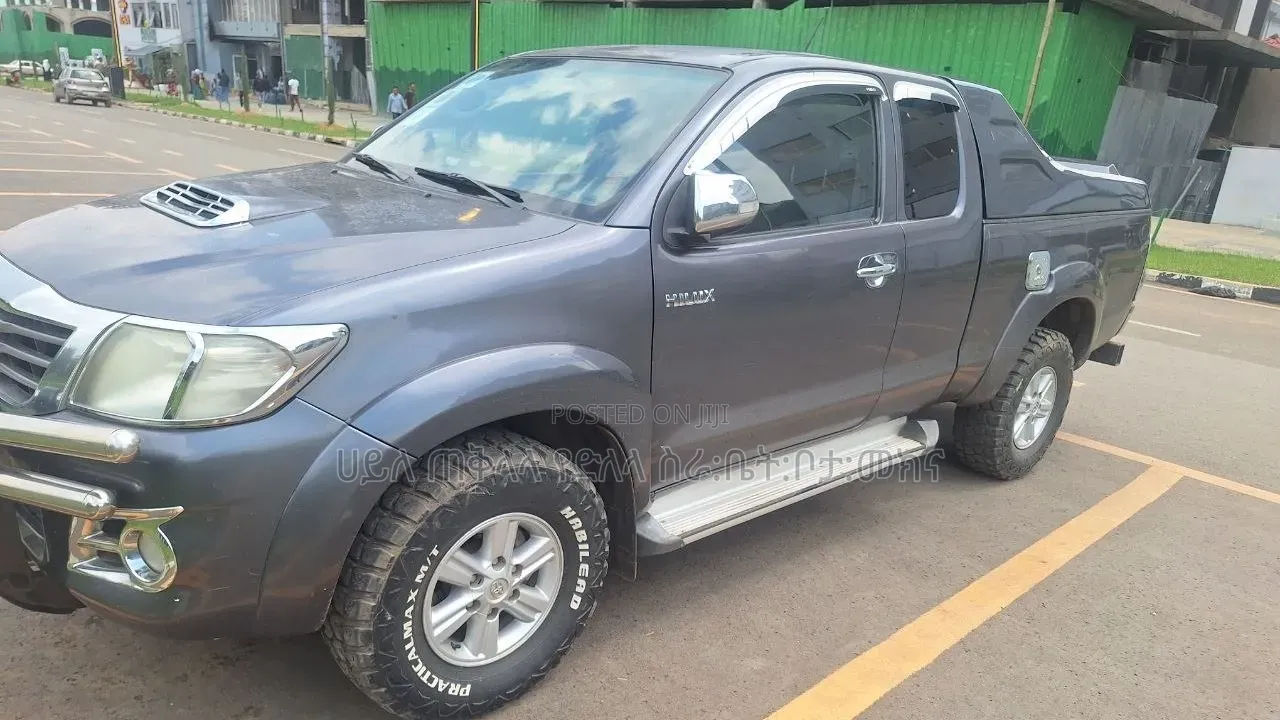 Toyota Hilux 2012 Beige