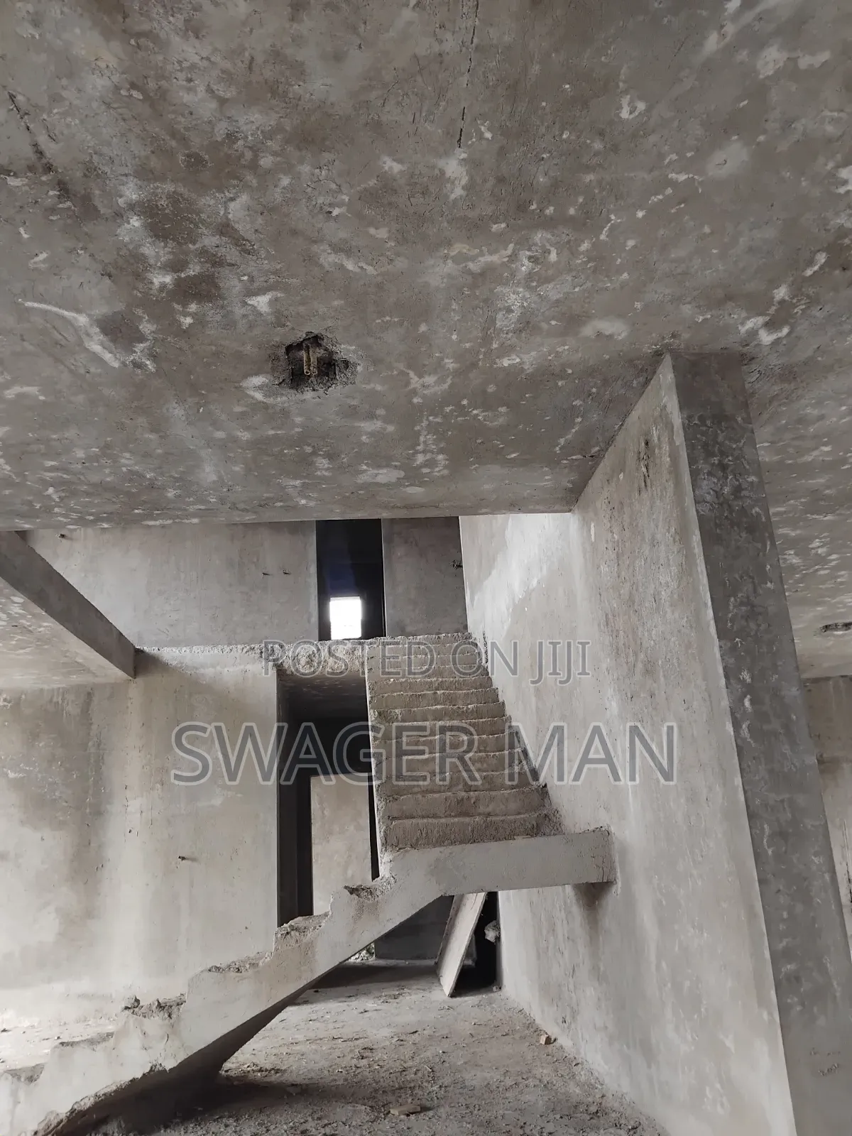 6bdrm Townhouse/Terrace in Ccd Kompawund, Yeka for sale